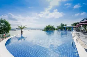 D'Lioro Hotel & Resort - Pool