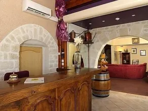 Logis Hotel Des Grands Vins - Reception