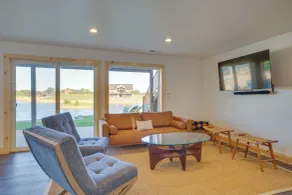 Spacious New Lisbon Home with Lake Access - Interiör