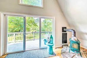 Cozy Northville Home w/ Dock & Lake Access - Innvendig