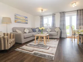 Ocean Breeze - Living area