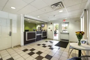 Studio 6-East Brunswick, NJ - NYC Area - Coin salon dans le hall