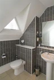 The Dean Court - Bathroom