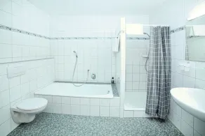 Fairway Hotel - Badezimmer