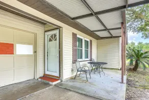 4 Mi to Sabine River! Extended Escape w/ Yard - Interiør