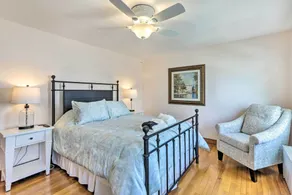 Walkable New Haven Retreat w/ Ocean Views! - Innvendig