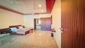 S R Resort - Camera