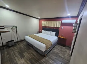 Hotel Cadillac - Room