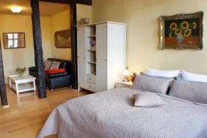 Ferienwohnungen-Stobenstrasse-de - Historisches Fachwerkhaus mit Terrasse & Parkplatz - Room