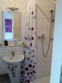 Ricks City Hotel - Bathroom