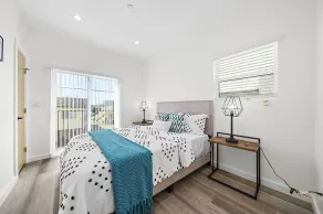 Downtown LA Stylish Bedrooms - Zimmer