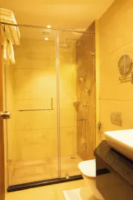 Golden Fortune Suites Hotel - Chambre