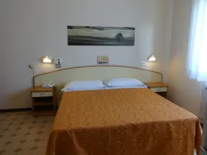 Hotel Saturno - Vue de la chambre