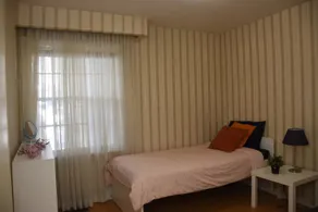 Kashaneh at Burbank - Room