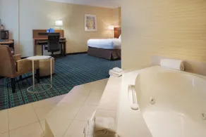 Fairfield Inn & Suites by Marriott Belleville - Piscine
