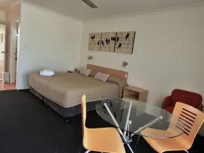 Aston Hill Motor Lodge - Room