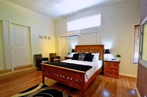 Inn The Tuarts Guest Lodge - Habitación