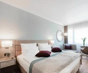 Crowne Plaza Berlin City Centre Ku'damm by IHG - Room