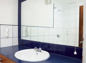 Cross Roads Hotel by Chef and Brewer Collection - Baño