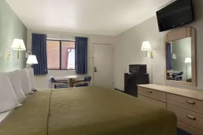Travelodge by Wyndham Holbrook - Chambre