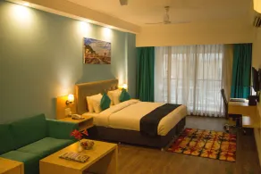 Four Leaf Service Suites - Room