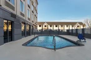 Garner Hotel Murfreesboro West by IHG - Piscine