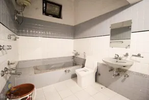 Hotel Babua Hyness - Bathroom