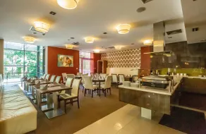 IMPIQ Hotel - Restaurant