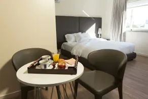 Regency Way Montevideo Hotel - Room