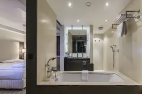 Park Inn by Radisson Berlin Alexanderplatz - Room