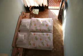 Camera privata con griglia, piscina e terrazza | Vista sul giardino - Camera