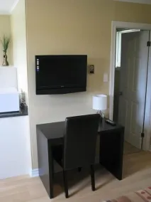 MacNeil's Motel - Room