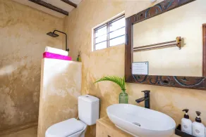 Poa Poa Bungalows - Bathroom