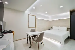Ytt Hotel - Quarto