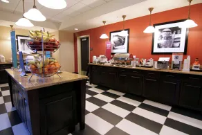 Hampton Inn & Suites Grand Forks - Restaurant