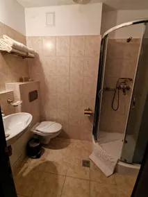 Hotel Carol - Bathroom