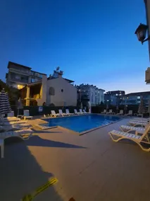 Koc Hotel - Piscina