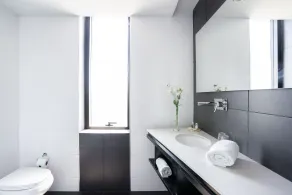 LM Hotel - Badezimmer