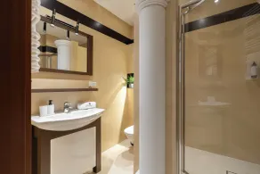 Portofino - Family Stay in City Center with Parking by Lion Apartments Sopot - Bathroom