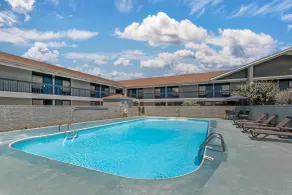 Best Western University Inn - Pool
