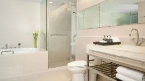 JC Kevin Sathorn Bangkok Hotel - Casa de banho