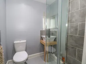 Beas Cottage - Bathroom