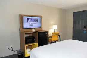 Days Inn by Wyndham Farmville - Room