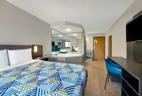 HOWARD JOHNSON CEDAR RAPIDS - Værelse