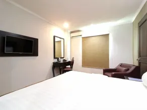 P Hotel - Habitación