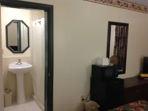 Budget Inn - Badezimmer