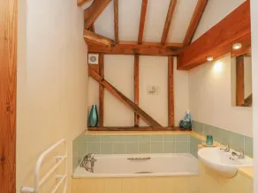 The Old Cart Shed - Bathroom