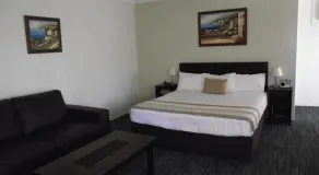 Sanctuary Resort & TreeHouse Restaurant - Room