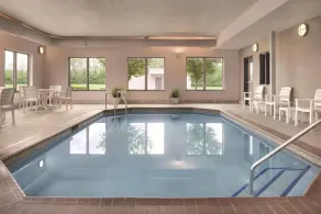 Country Inn & Suites by Radisson, Springfield Southeast - Pool