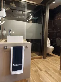 EUPHORIA ''Staying in Pleasure'' - Salle de bain